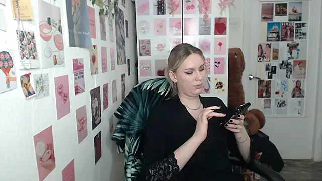 CapriScorpion online show from March 2025 02:59:02 PM