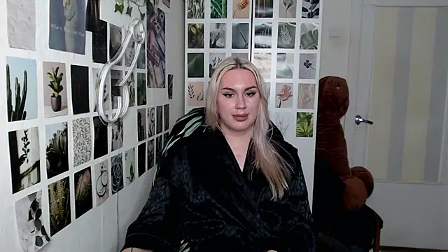 CapriScorpion online show from November 2025 04:53:01 PM