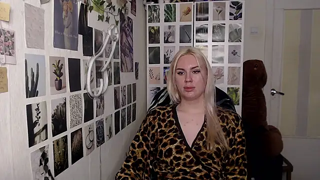 CapriScorpion online show from November 2025 03:16:02 PM