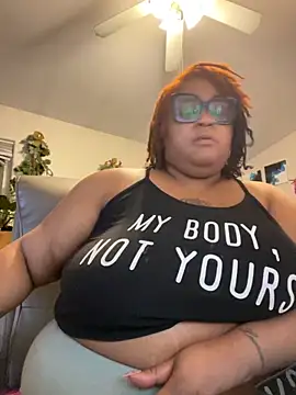 Snapshot of kweenxkarma chatting on November 2025 08:14:02 AM kweenxkarma online show from November 2025 08:14:02 AM