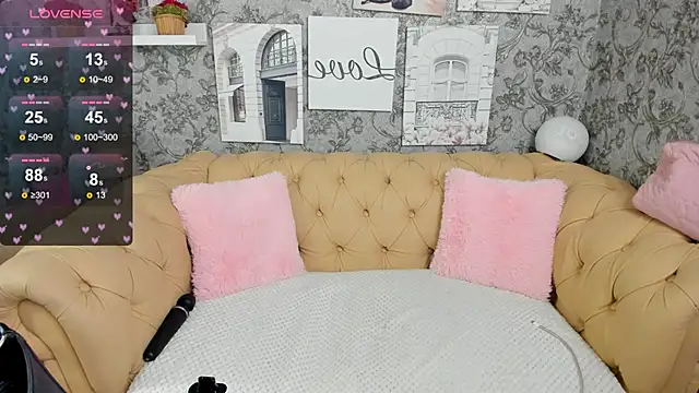 Snapshot of Tina_Walker chatting on December 2024 06:38:01 PM Tina Walker online show from December 2024 06:38:01 PM