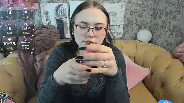 Snapshot of Tina_Walker chatting on February 2025 12:48:02 PM Tina Walker online show from February 2025 12:48:02 PM