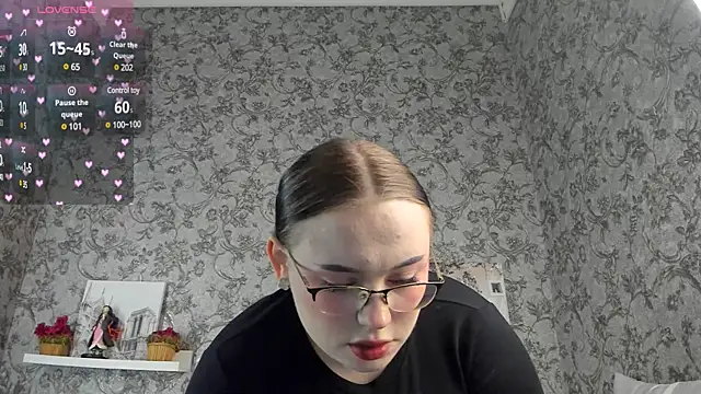 Snapshot of Tina_Walker chatting on March 2025 01:17:01 PM Tina Walker online show from March 2025 01:17:01 PM