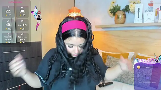 Snapshot of Atenea_cuteee chatting on December 2024 07:21:02 PM Atenea cuteee online show from December 2024 07:21:02 PM