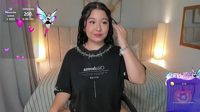 Snapshot of Atenea_cuteee chatting on January 2025 02:57:01 AM Atenea cuteee online show from January 2025 02:57:01 AM