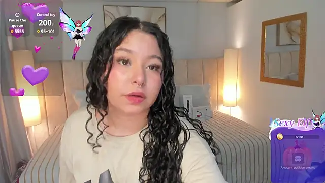 Snapshot of Atenea_cuteee chatting on January 2025 02:20:01 AM Atenea cuteee online show from January 2025 02:20:01 AM