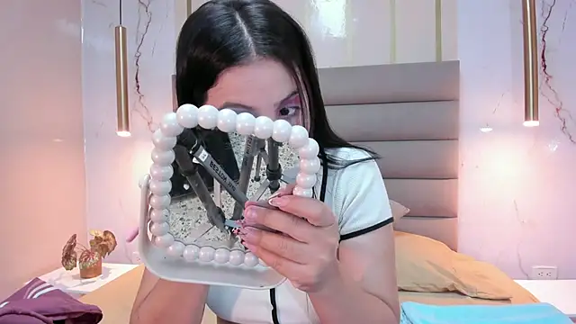 Snapshot of AnneDixie chatting on October 2025 03:09:02 AM AnneDixie online show from October 2025 03:09:02 AM