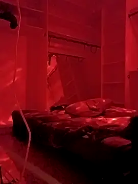 Snapshot of prettyboi6992 chatting on April 2026 06:44:02 AM prettyboi6992 online show from April 2026 06:44:02 AM