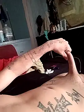 Snapshot of prettyboi6992 chatting on April 2026 04:31:02 PM prettyboi6992 online show from April 2026 04:31:02 PM