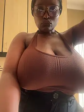 Snapshot of Bustygoddess32 chatting on January 2025 05:37:02 AM Bustygoddess32 online show from January 2025 05:37:02 AM