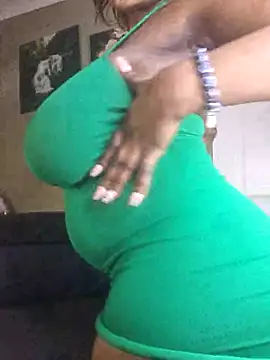 Snapshot of Bustygoddess32 chatting on March 2025 03:40:01 AM Bustygoddess32 online show from March 2025 03:40:01 AM