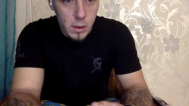 Snapshot of KristiDan chatting on December 2025 09:41:02 PM KristiDan online show from December 2025 09:41:02 PM