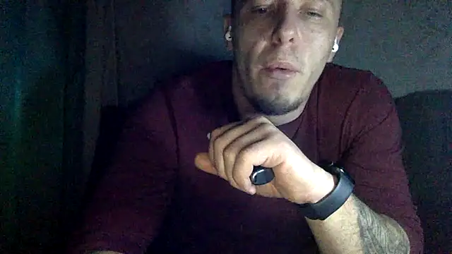 Snapshot of KristiDan chatting on December 2025 09:52:02 PM KristiDan online show from December 2025 09:52:02 PM