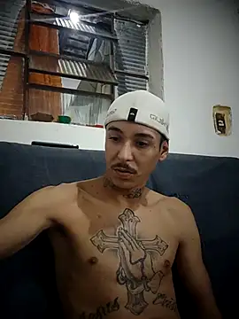 Snapshot of DG0022 chatting on March 2026 02:33:02 PM DG0022 online show from March 2026 02:33:02 PM