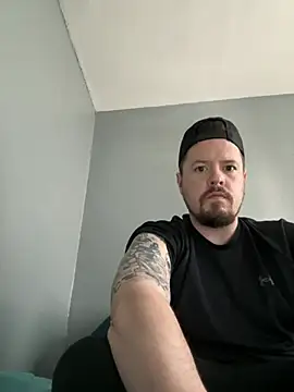 husband4555 online show from February 2026 04:00:01 PM