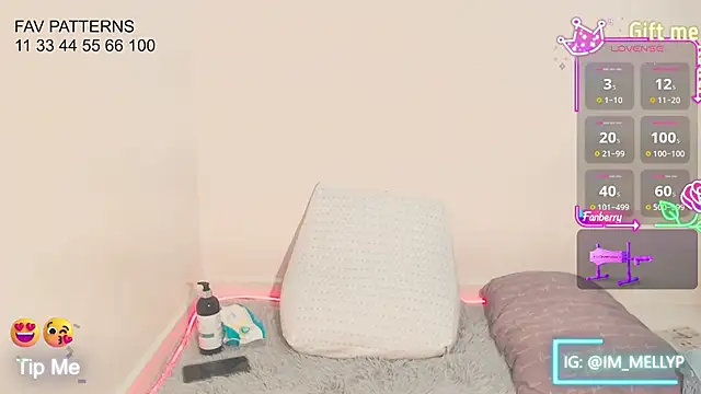 Mellyparker  online show from October 2025 03:21:02 PM