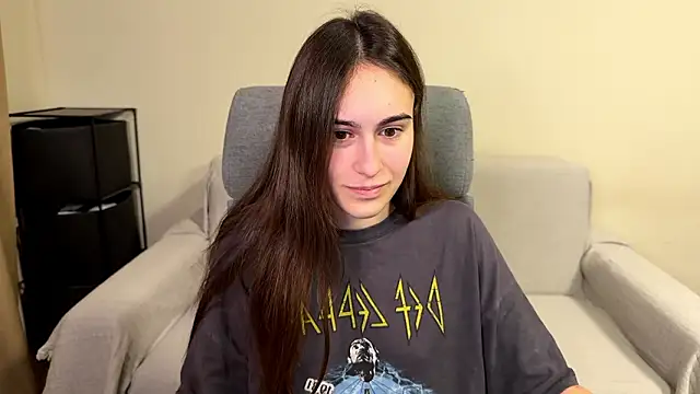 AliceKolltt online show from February 2026 07:01:02 PM