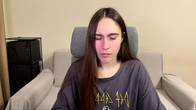 AliceKolltt online show from April 2026 09:10:02 PM