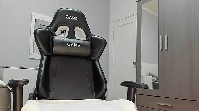 anisialuna  online show from February 2025 09:49:01 AM