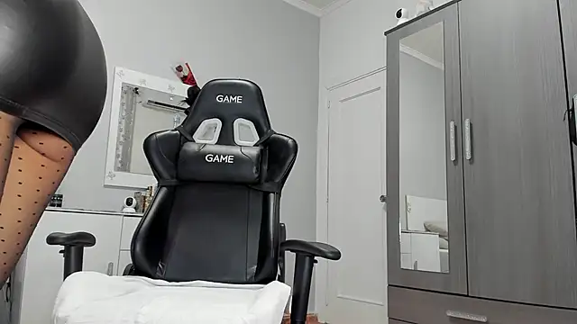 anisialuna  online show from February 2025 06:58:02 AM