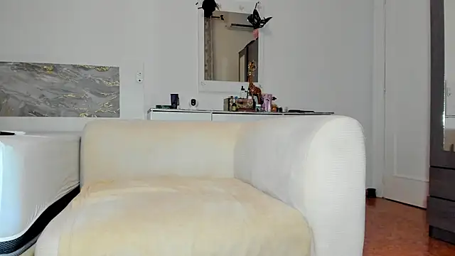 Snapshot of anisialuna_ chatting on April 2026 05:08:02 AM anisialuna online show from April 2026 05:08:02 AM