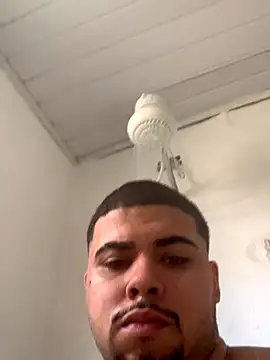 Casal Safado  online show from October 2025 05:31:02 PM