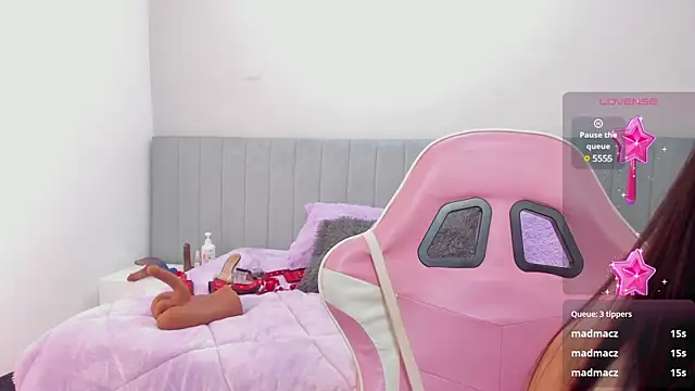 Snapshot of katia_bigboobs1 chatting on January 2025 05:11:01 PM katia bigboobs1 online show from January 2025 05:11:01 PM