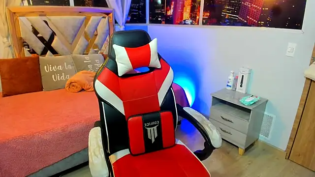 Snapshot of Kendall_Sophy chatting on January 2025 07:13:02 PM Kendall Sophy online show from January 2025 07:13:02 PM