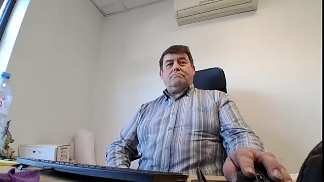 Snapshot of sympatrique chatting on April 2026 04:05:01 PM sympatrique online show from April 2026 04:05:01 PM