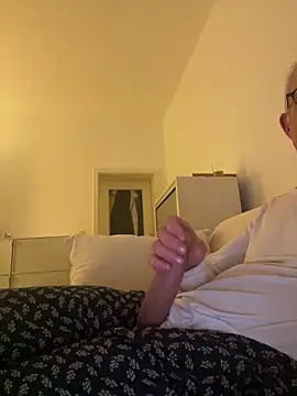 Snapshot of Frank22xx chatting on February 2026 09:05:02 PM Frank22xx online show from February 2026 09:05:02 PM