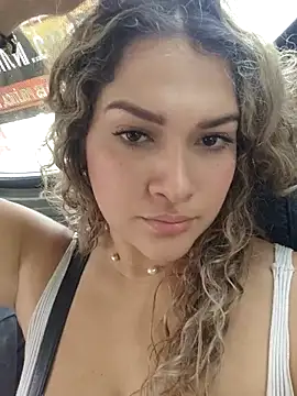 Snapshot of Sara_smiiith211 chatting on April 2026 05:48:02 PM Sara smiiith211 online show from April 2026 05:48:02 PM