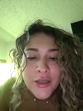 Snapshot of Sara_smiiith211 chatting on April 2026 01:42:02 AM Sara smiiith211 online show from April 2026 01:42:02 AM