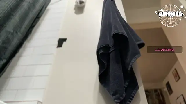 Snapshot of bukkakebae1 chatting on December 2024 10:21:01 AM bukkakebae1 online show from December 2024 10:21:01 AM