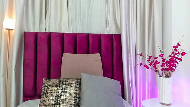 Emilywatsonn online show from February 2025 11:43:02 AM