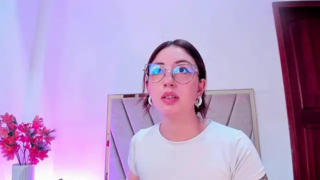 Emilywatsonn online show from February 2025 02:57:01 PM