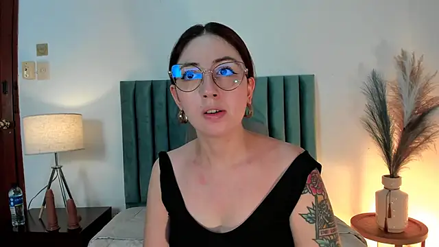 Emilywatsonn online show from March 2025 11:40:01 AM