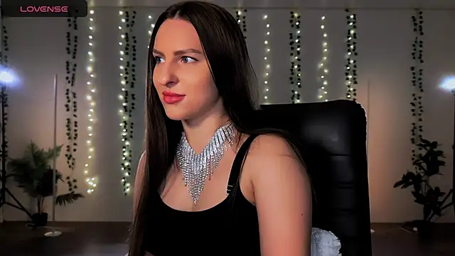 Snapshot of Alicia_x_art chatting on September 2025 07:34:02 AM Alicia x art online show from September 2025 07:34:02 AM