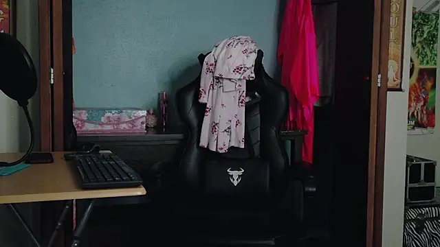 TreeJeanne online show from September 2025 10:34:01 PM