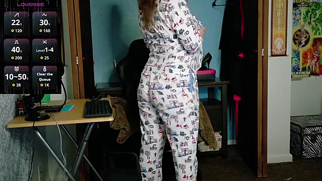 TreeJeanne online show from October 2025 04:22:02 AM