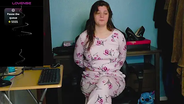 TreeJeanne online show from November 2025 03:18:02 AM