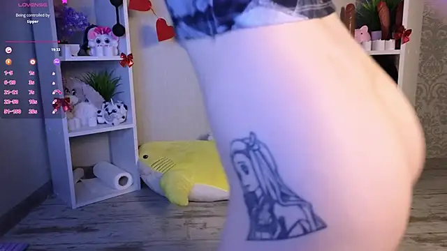 hannah lourens online show from February 2025 05:37:01 PM