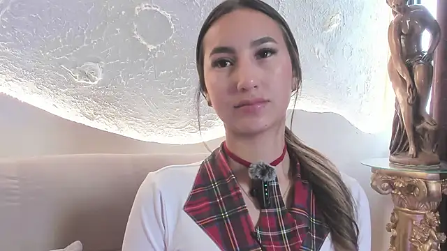  Emma Valka online show from October 2025 01:12:01 PM