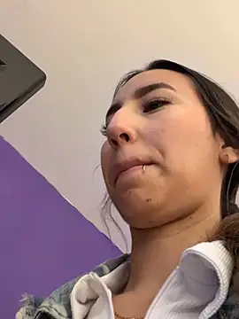  Emma Valka online show from November 2025 03:58:02 PM