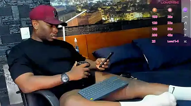 Snapshot of thomas_santtos1 chatting on February 2025 08:03:01 PM thomas santtos1 online show from February 2025 08:03:01 PM