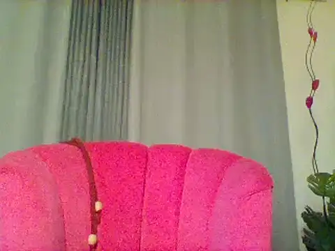 Queeen model online show from March 2025 06:01:02 PM