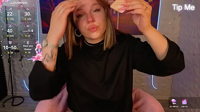 Snapshot of Naomi_B1ack chatting on July 2026 01:07:02 AM Naomi B1ack online show from July 2026 01:07:02 AM