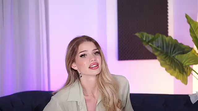 NicoleSarahX online show from February 2025 02:16:01 AM