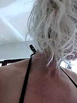 Snapshot of Tinuus chatting on March 2025 01:25:02 PM Tinuus online show from March 2025 01:25:02 PM