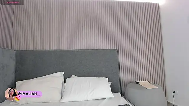 Dasha-b online show from December 2025 07:30:02 PM