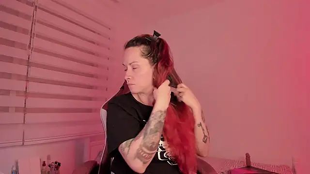 Snapshot of Domina_Deivis chatting on February 2025 05:12:02 AM Domina Deivis online show from February 2025 05:12:02 AM